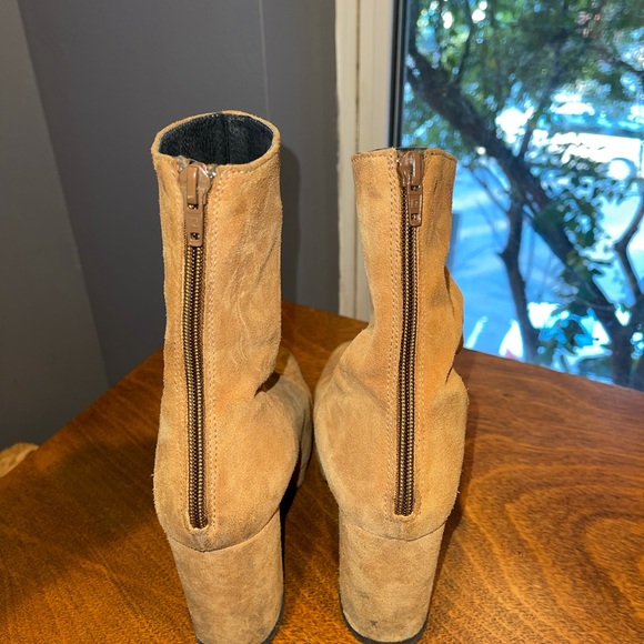 Free people platform 70s booties. Tan suede. Size 7.5. - Picture 3 of 4